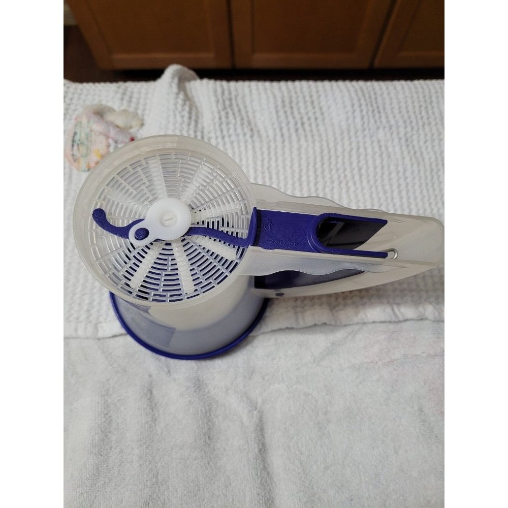 Tupperware Sifter - Picture 4 of 6